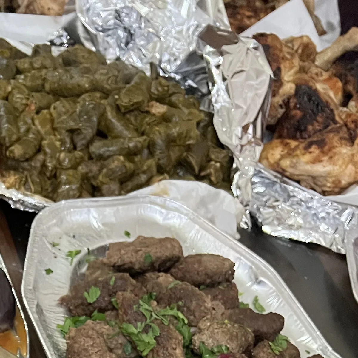 صينية مكرونة بالبشاميل وصينية كفتة نية من خزين اكل بيتي